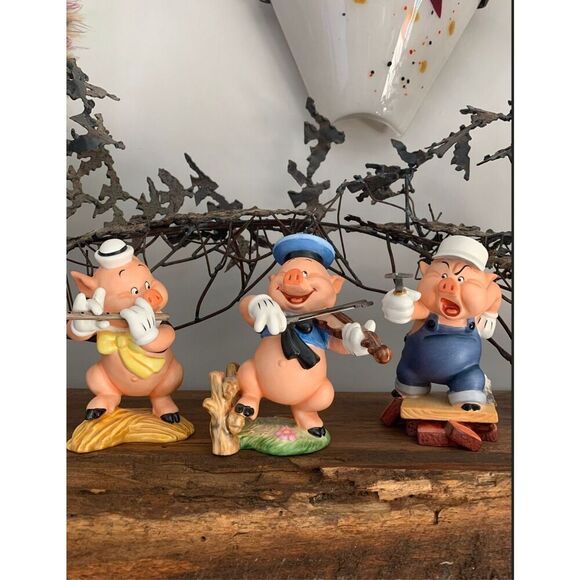 Walt Disney Three Little Pigs - Picture 2 of 10